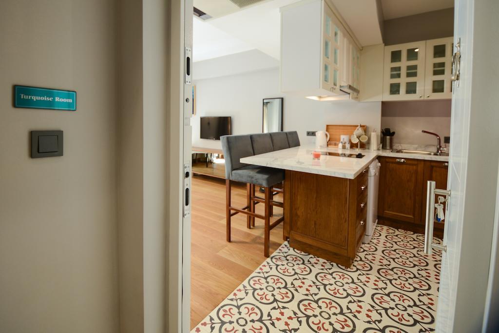 La Casa Pera Suites Истанбул Стая снимка