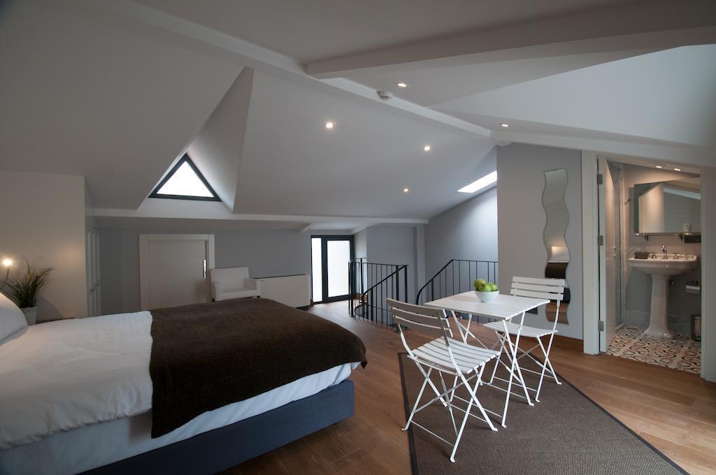 La Casa Pera Suites Истанбул Стая снимка